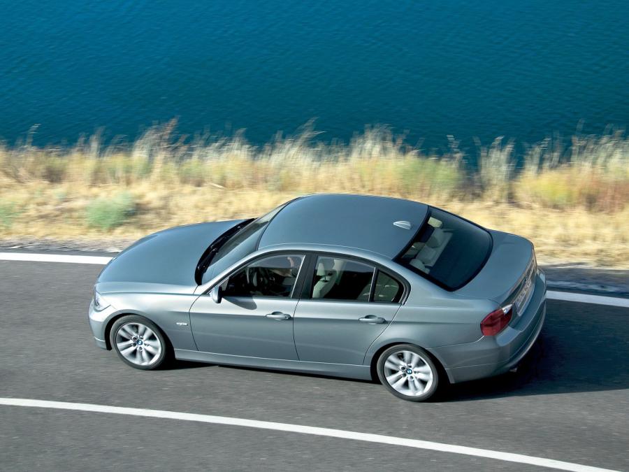  BMW 320d Sedan 2005 года  (фото 13 из 16)